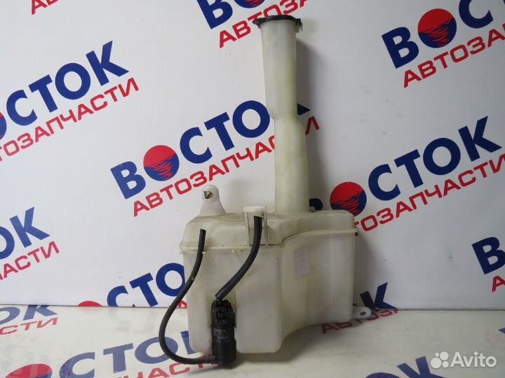 Бачок омывателя toyota crown GS151, JZS151, JZS153
