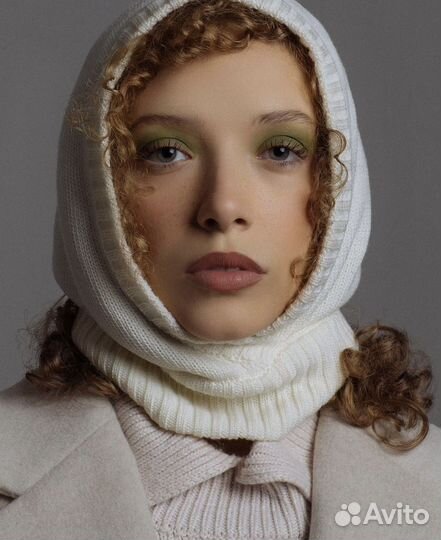 Капор из мериноса Ulyana Atwood