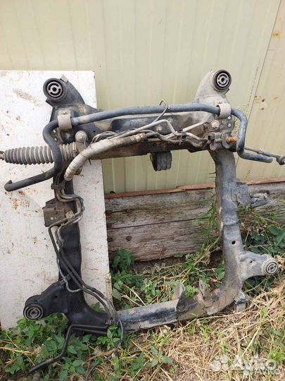 Передняя балка (подрамник) Opel Vectra