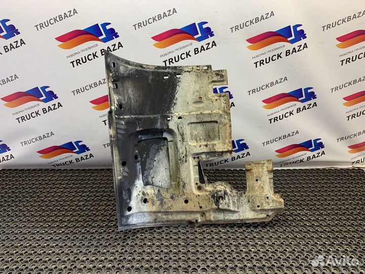 Левая часть капота Volvo FH