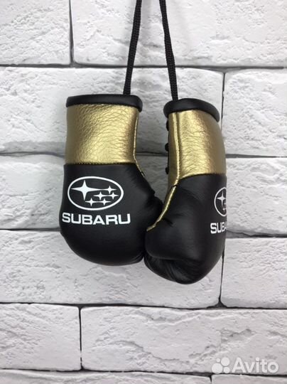 Сувенирные перчатки Subaru