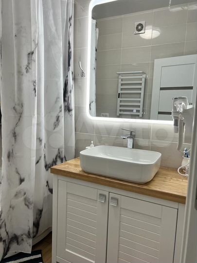 2-к. квартира, 65 м², 6/10 эт.