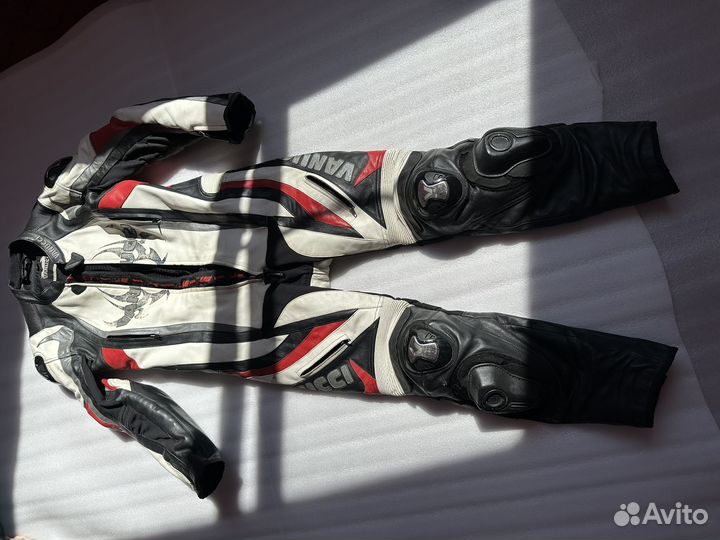 Мотокомбинезон