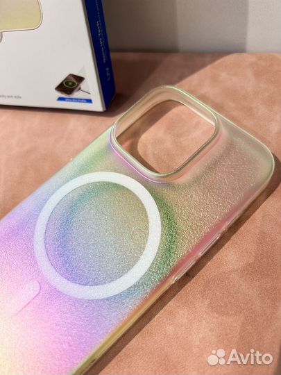 Чехол на iPhone 16 Pro блестящий