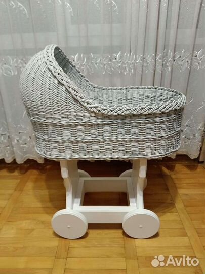 Плетеная люлька (кроватка)