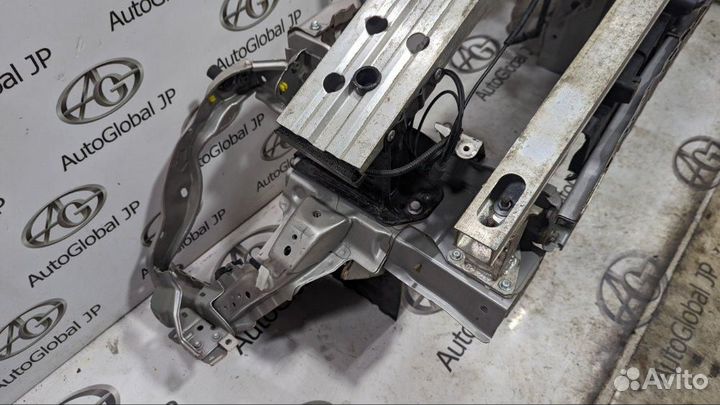 Панель передняя/телевизор (в сборе) Toyota Prius