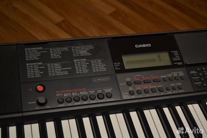 Синтезатор Casio CT-X700