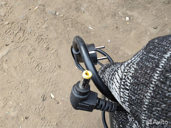 Зарядное устройство универсальное