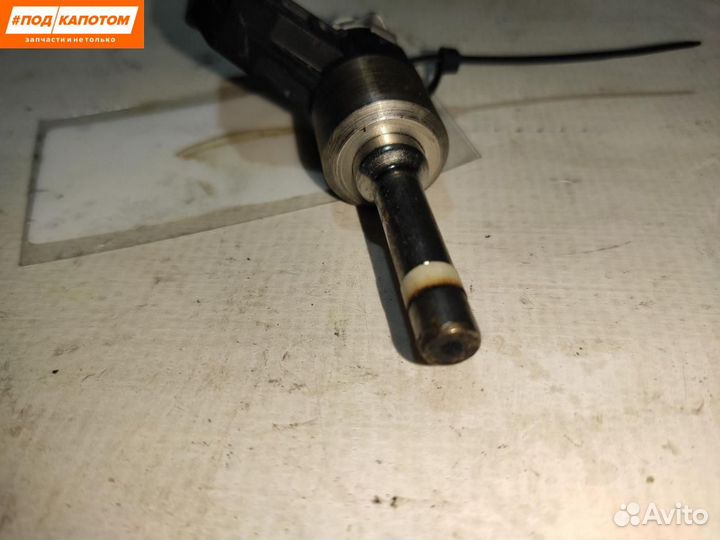 Форсунка топливная Volkswagen Golf 6 2011