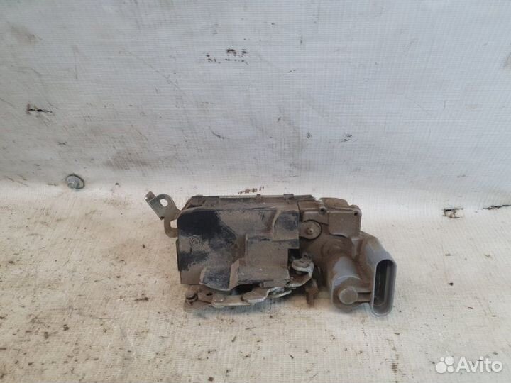 Замок двери задний левый Fiat Albea 350A1000 2010