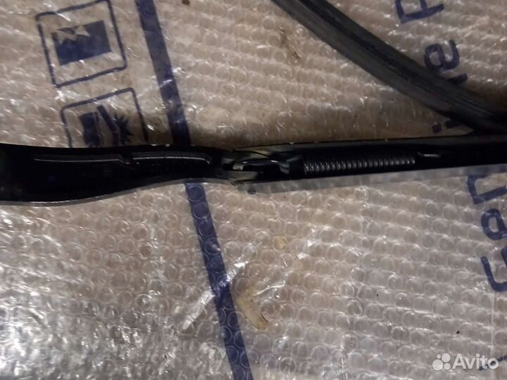 Шевроле Авео т300 правый поводок дворника