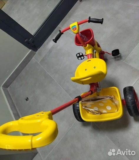 Детский трехколëсный велосипед с ручкой Nika