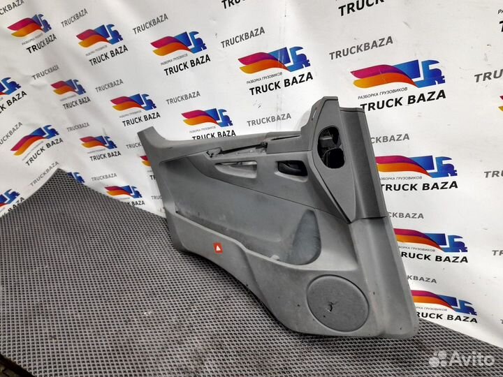 Обшивка двери левая