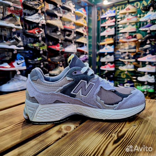 Кроссовки New Balance 2002R