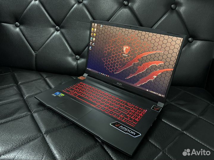 Игровой Ноутбук MSI Katana 17 B11UCX-897XRU