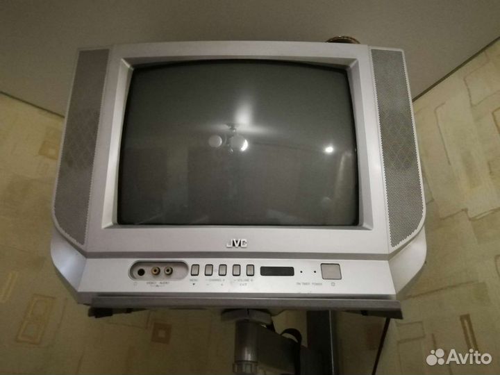 Телевизор, с кронштейном