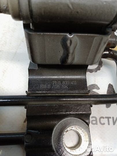 Петля двери передняя левая Volkswagen Touareg 7L6