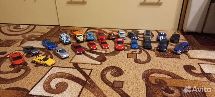 Продам металлические машинки