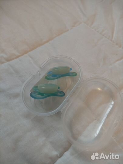 Соска пустышка avent 0 6 светящаяся