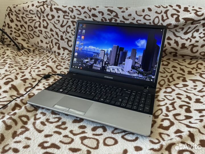 Быстрый ноутбук Samsung intel i3 с ssd диском