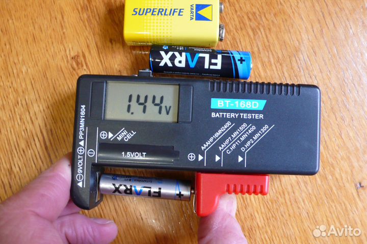 Прибор для провер.батареек,аккумул.BT-168D