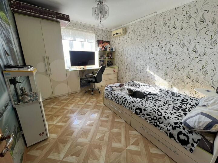 2-к. квартира, 57 м², 7/10 эт.