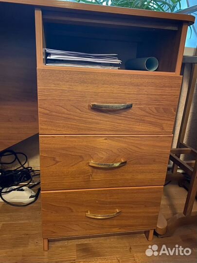 Компьютерный стол