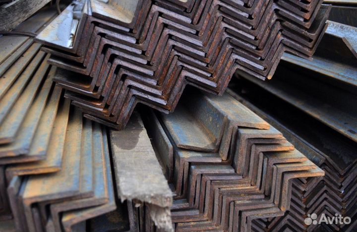 Уголок металлический стальной 32х32х4, длина 6м