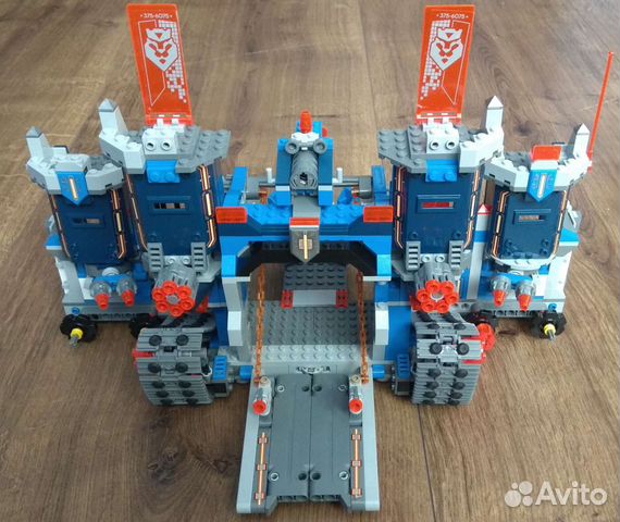 Lego Nexo Knights. Внутри 8 наборов. Обновлено
