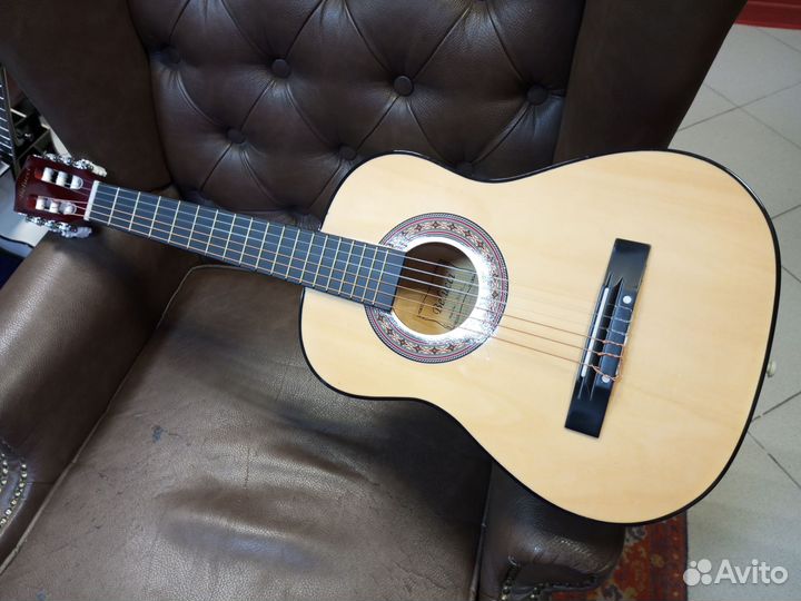 Гитара 1/2 классическая белуччи