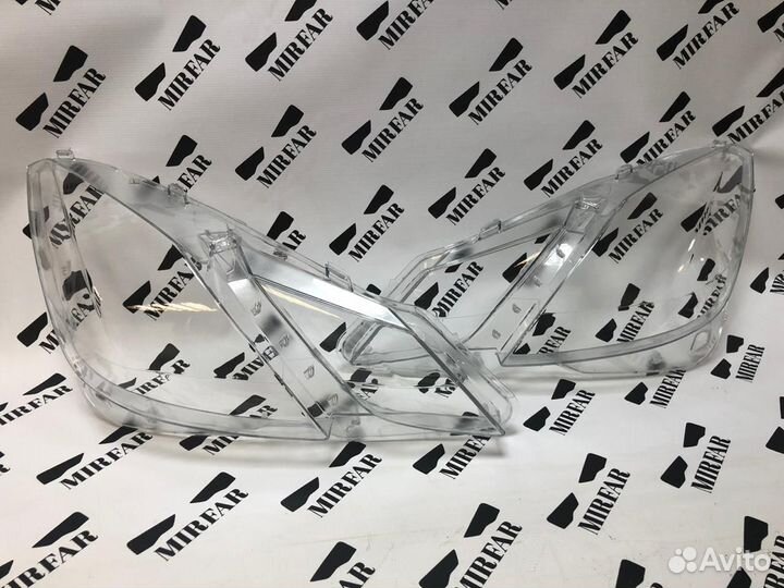 Левое стекло фары Mercedes-Benz E klasse c207