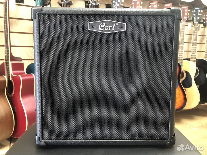 Басовый комбоусилитель Cort CM20B-EU, 20Вт