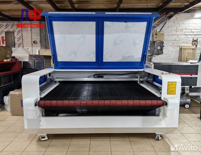 Лазерный станок текстильный