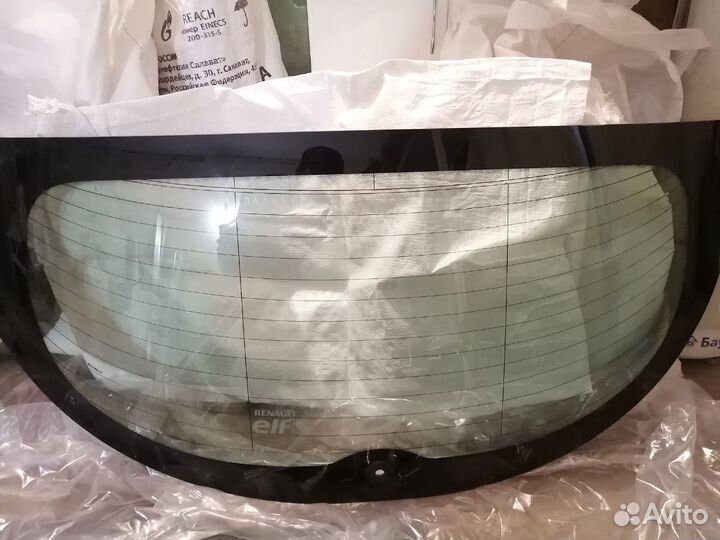 Стекло заднее Renault Megane 3