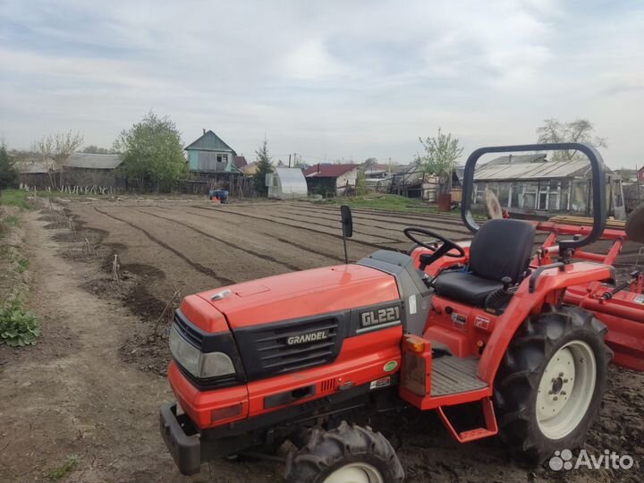 Вспашка земли Мини трактором с фрезой