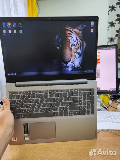 Ноутбук lenovo