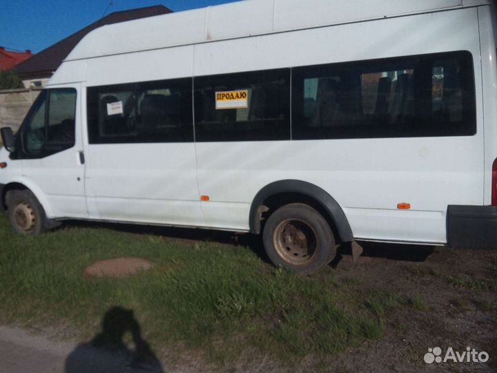 Ford Transit микроавтобус, 2013