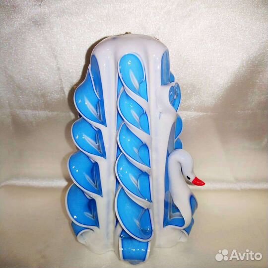 Свечи резные, лебеди и снегири на праздники