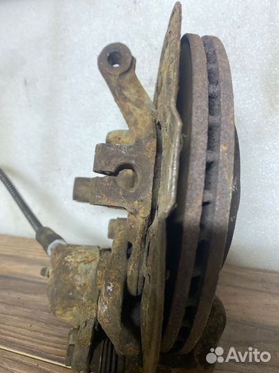 Кулак поворотный передний правый Renault Symbol 1