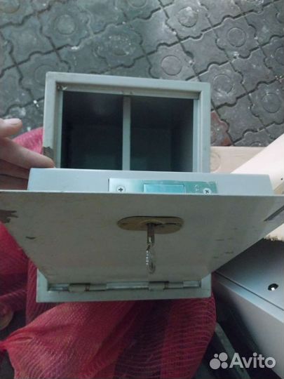 Сейф металлический