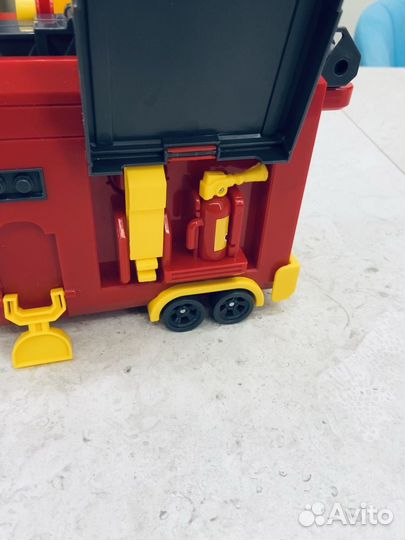 Трансформер Robocar Poli Рой с гаражом пожарного