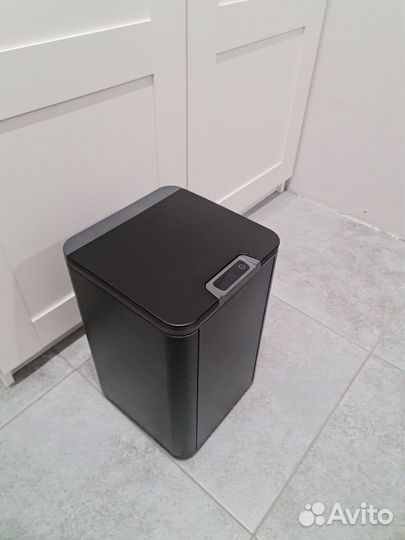 Сенсорное мусорное ведро