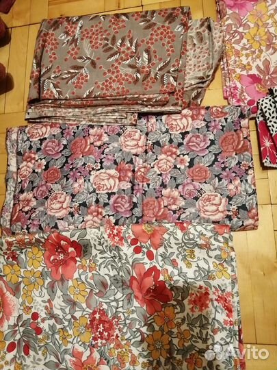 Отрезы тканей сатин, ситец, крепдешин