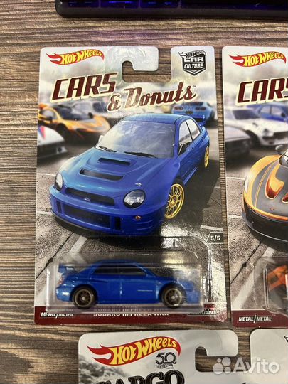 Hot wheels premium car donuts + cargo