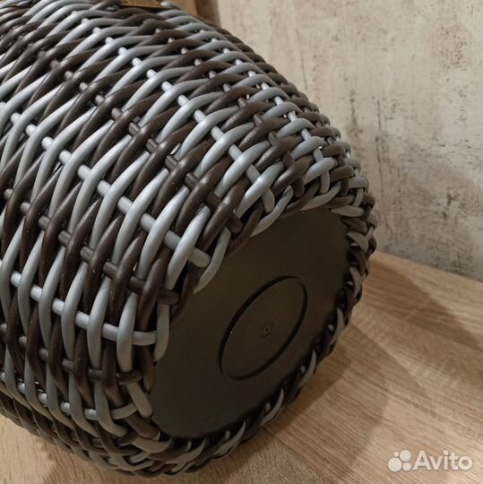 Корзина/кашпо из ротанга