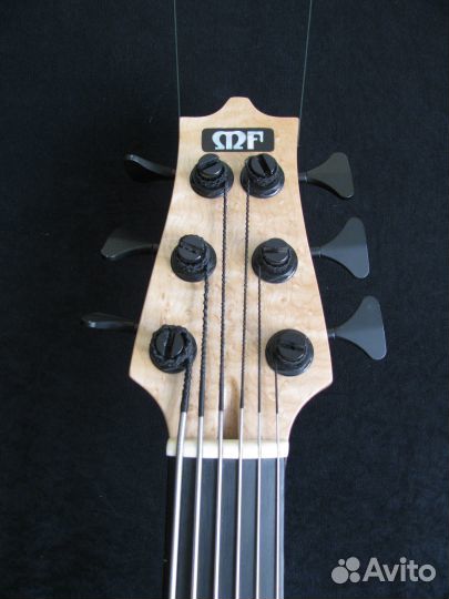 Акустическая безладовая бас гитара
