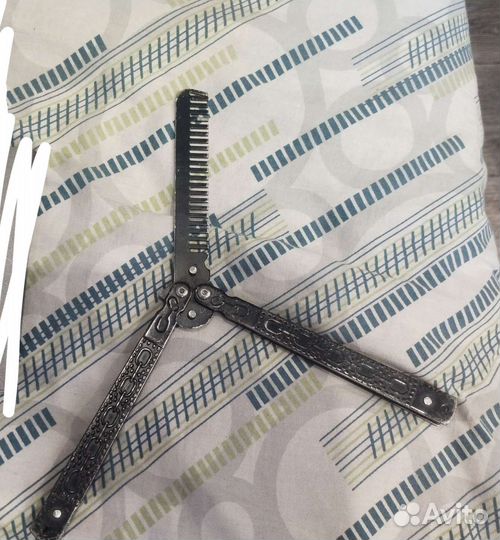 Нож бабочка расческа