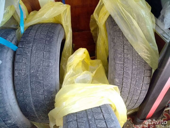 Bridgestone Blizzak Revo GZ 215/60 R17