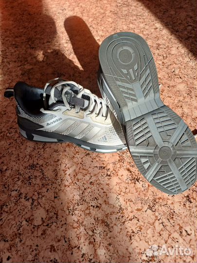 Кроссовки adidas