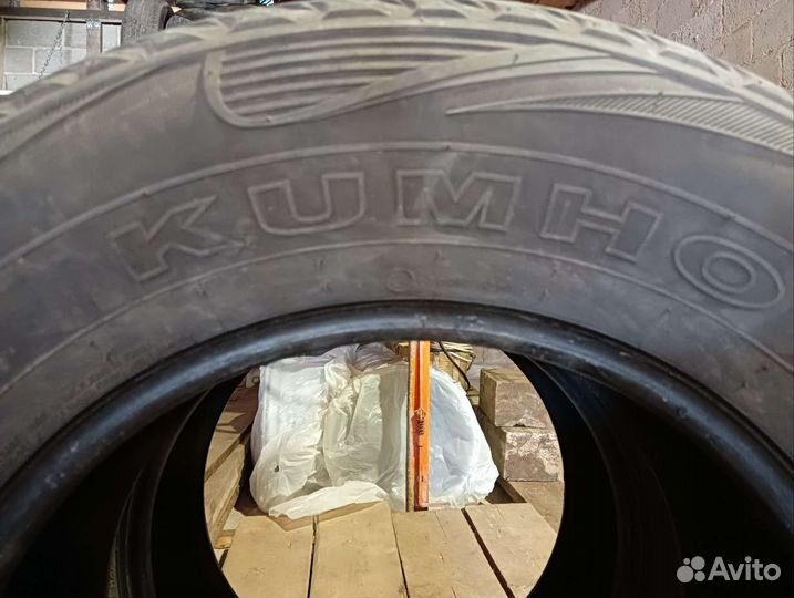 Kumho Road Venture APT KL51 265/65 R17